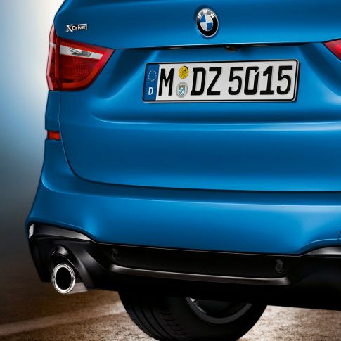Bakparti BMW 2-serie Gran Tourer Bakparti BMW 2-serie Gran Tourer F46 Facelift 2018 Estorilblå metallic fågelperspektiv närbild bakparti
