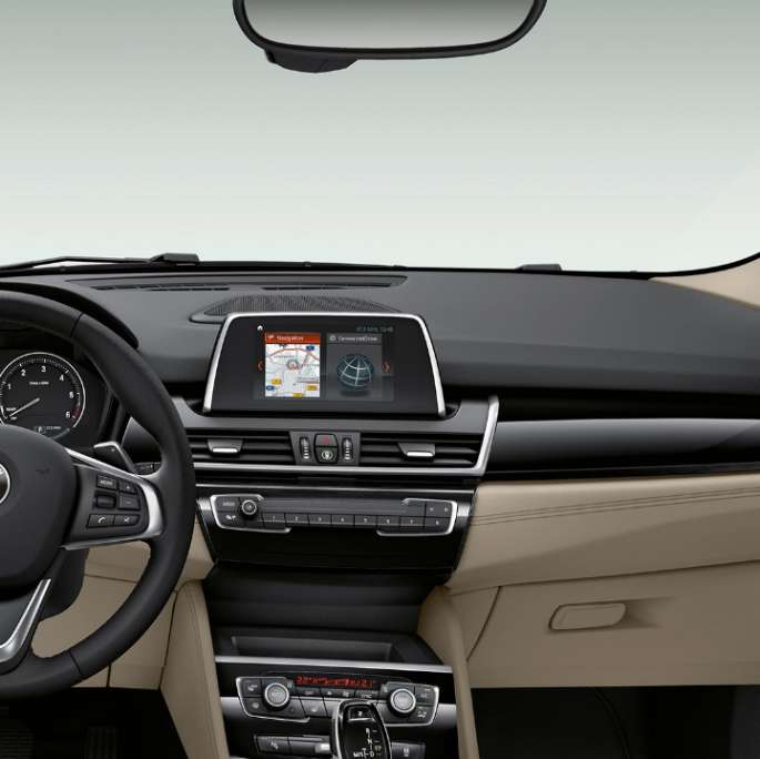 Förarplats BMW 2-serie Gran Tourer, Modell Sport Line Förarplats BMW 2-serie Gran Tourer 220d xDrive Modell Sport Line F46 2018 Interiör
