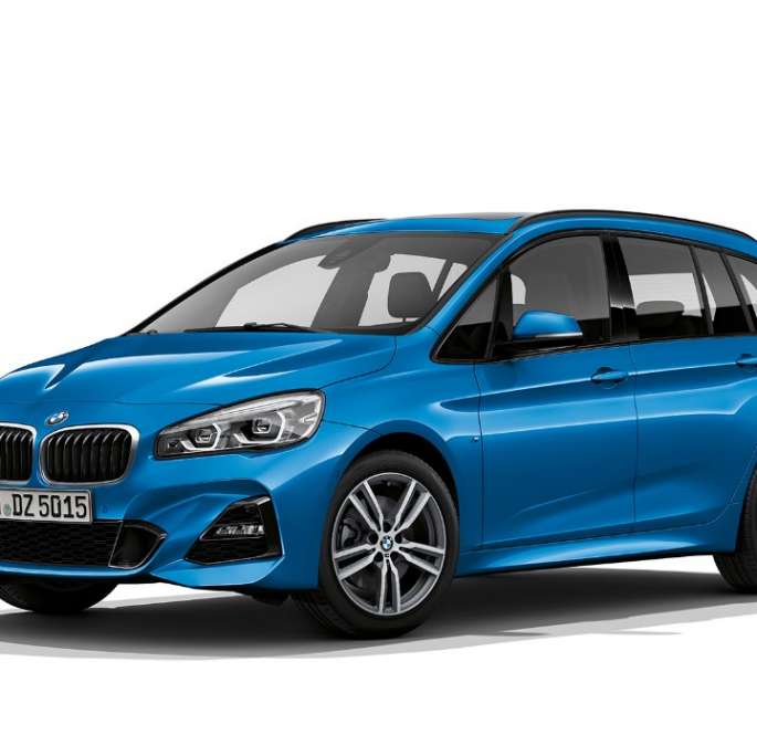 BMW 2-serie Gran Tourer, Model M Sport sedd snett framifrån BMW 2-serie Gran Tourer 220d xDrive Model M Sport F46 Facelift 2018 Estorilblå metallic sedd snett framifrån