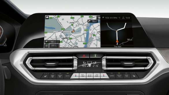 BMW 3-serie Sedan, BMW Live Cockpit Professional. Närbild av förarplatsen i BMW 3-serie Sedan med BMW Live Cockpit Professional.