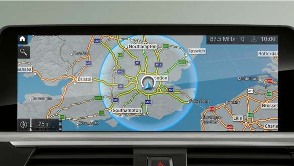 Laddhybrid BMW 3-serie Sedan 2021 G20 navigationssystem Närbild laddhybrid BMW 3-serie Sedan 2021 G20 navigationssystem