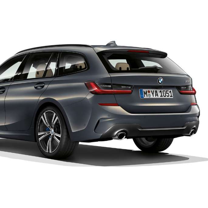 (M Sport Individual) M Sport trefjärdedelsvy bakifrån BMW 3-serie Touring, modell M Sport trefjärdedelsvy bakifrån