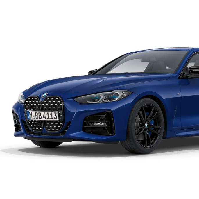 BMW 4-serie Coupé M Sport G22 2020 BMW 4-serie Coupé G22 2020 M Sport Arctic Race Blue metallic, sedd snett framifrån