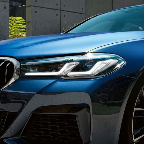 BMW Laserlight BMW 5-serie Sedan G30 BMW Laserlight BMW 5-serie Sedan G30 Facelift 2020 Phytonicblå närbild front