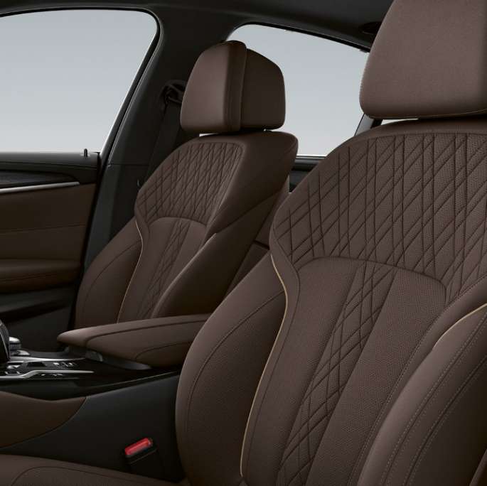 Klädsel BMW 5-serie Sedan G30 Luxury Line Klädsel exklusivläder ’Nappa’ Mocka exklusivsöm med tubsöm i kontrastfärg BMW 5-serie Sedan 520d xDrive G30 2020 Luxury Line Kupé