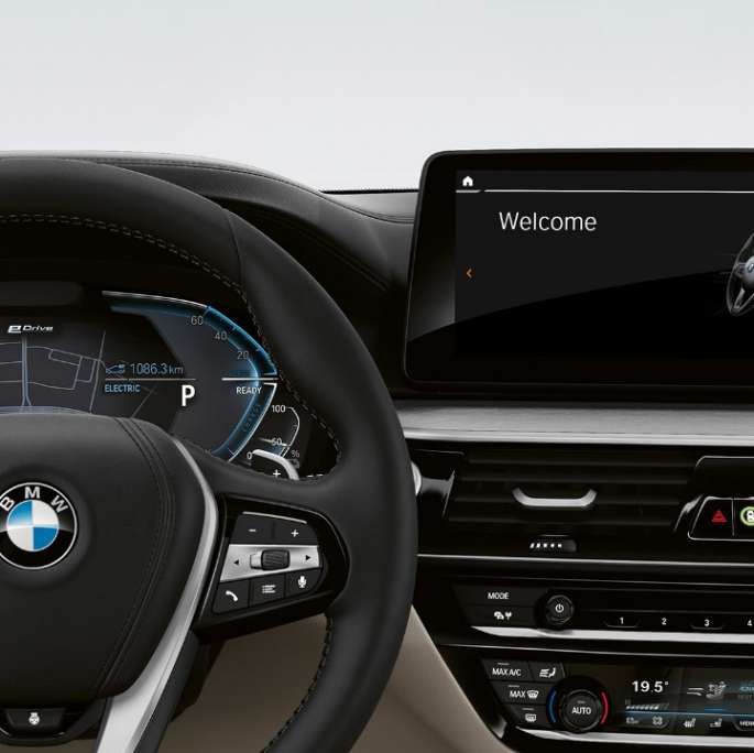 Förarplats BMW 5-serie Touring G31 Standardutrustning Förarplats BMW 5-serie Touring 530i G31 2020 Standardutrustning läder ’Dakota’ Elfenbensvit exklusivsöm med tubsöm i kontrastfärg Kupé