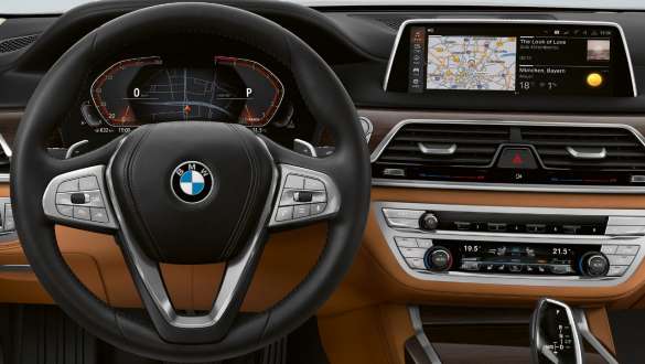 BMW 7-serie sedan: BMW Live Cockpit Professional BMW 7-serie sedan: På displayen visas BMW Live Cockpit Professional