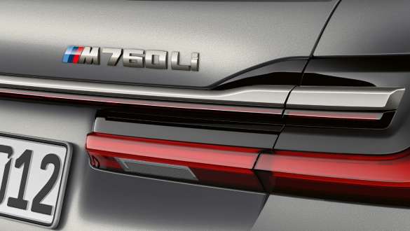 BMW 7-serie sedan M760Li-emblem BMW 7-serie sedan: Närbild av M760Li-emblemet baktill
