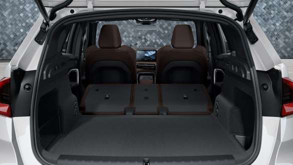 BMW iX1 U11 BEV invändig utrustning bagageutrymme BMW iX1 U11 BEV invändig utrustning bagageutrymme fällda baksätesryggstöd