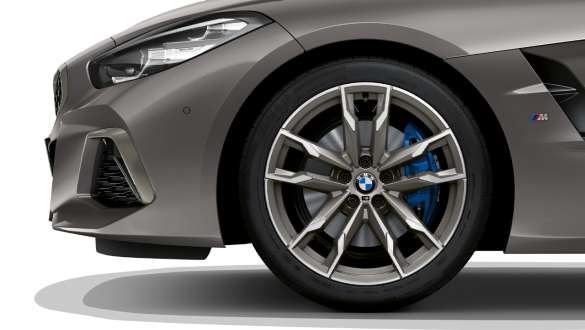 M sportbromsar BMW Z4 M40i G29 M sportbromsar BMW Z4 M40i G29 2019 BMW Individual Frozen Grey metallic vy från sidan Fälg