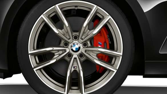 BMW M340i xDrive Sedan G20 2020 M sportbromsar närbild hjul M sportbromsar BMW M340i xDrive Sedan G20 2020