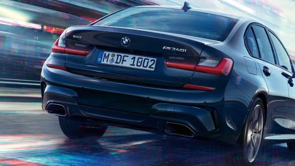 M sportdifferential BMW M340i xDrive Sedan G20 2020 BMW M340i xDrive Sedan G20 2020 Safirsvart metallic sedd M sportdifferential sedd bakifrån