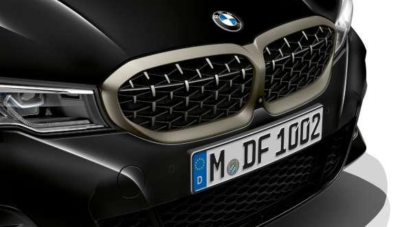 Mild-Hybrid-teknik BMW M340i xDrive Sedan G20 2020 BMW M340i xDrive Sedan G20 2020 Safirsvart metallic Mild-Hybrid-teknik front närbild