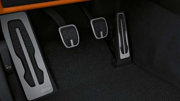 Integrerat M-specifikt bromssystem BMW M3 Sedan G80 2020 BMW M3 Sedan G80 2020 Integrerat M specifikt bromssystem pedaler kupé