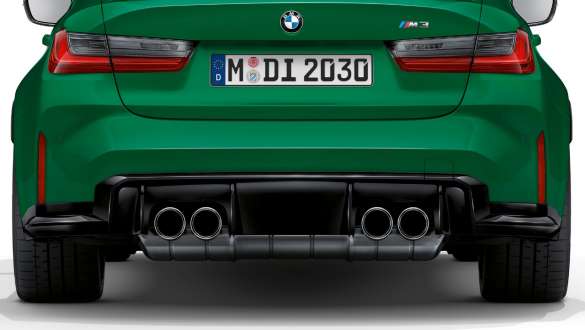 Ändrör i krom BMW M3 Sedan G80 2020 BMW M3 Sedan G80 2020 Isle of Man Grön ändrör i krom sedd bakifrån