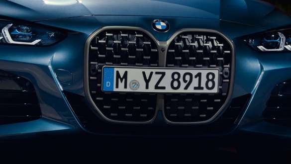 M njurram i Ceriumgrå BMW M440i xDrive Coupé G22 2020 BMW M440i xDrive Coupé G22 2020 M njurramar i Ceriumgrått sedd framifrån