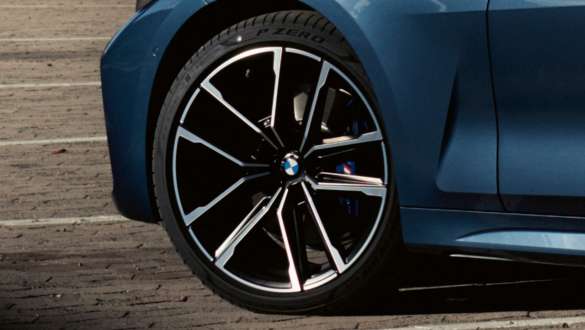 18” M lättmetallfälgar 848 M BMW M440i xDrive Coupé G22 2020 BMW M440i xDrive Coupé G22 2020 18” M lättmetallfälgar 848 M närbild