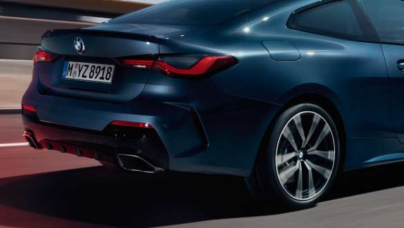 Adaptivt M chassi BMW M440i xDrive Coupé G22 2020 BMW M440i xDrive Coupé G22 2020 Adaptivt M chassi detalj bakspoiler