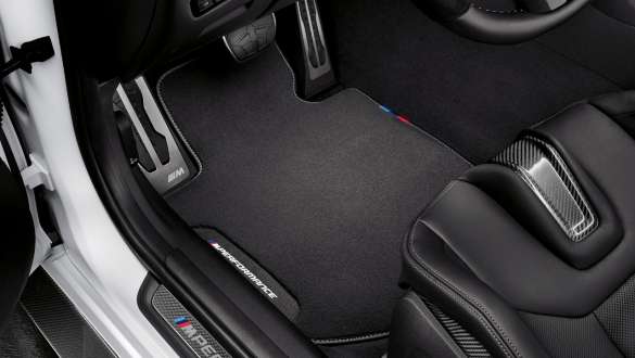 M Performance golvmattor BMW M4 Coupé G82 2020 BMW M4 Coupé G82 2020 M Performance golvmattor kupé närbild