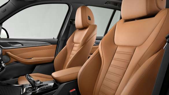 BMW X3 M40i och BMW X3 M40d, sportstolar. BMW X3 M40i och BMW X3 M40d, Interiör, sportstolar för förare och framsätespassagerare.