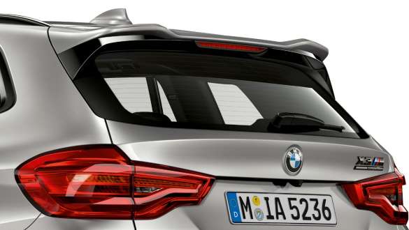 BMW X3 M Competition, M takspoiler. BMW X3 M Competition i Doningtongrå metallic, Exteriör, M takspoiler.