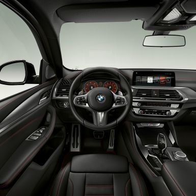 BMW X4 M40i och BMW X4 M40d, Cockpit. BMW X4 M40i och BMW X4 M40d, Interiör, Cockpit med M sportstolar och M lädersportratt.