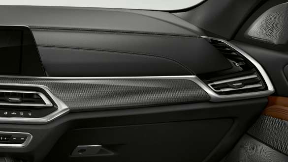 Interiörlister BMW X5 M50i och M50d G05 Interiörlister Aluminium Tetragon BMW X5 M50i och M50d G05 2018 SUV invändig utrustning