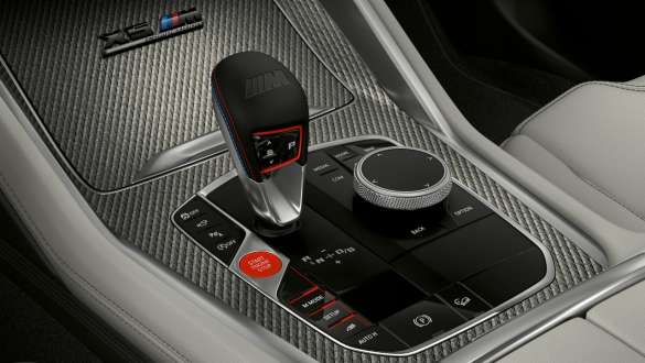 M växelväljarkontakt med Drivelogic i BMW X5 M Competition F95 M växelväljarkontakt med Drivelogic BMW X5 M Competition F95 2020 SUV invändig utrustning