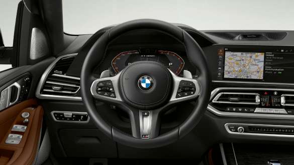 BMW X7 M med M lädersportratt med multifunktion BMW X7 M Förarplats med M lädersportratt med multifunktion, G07