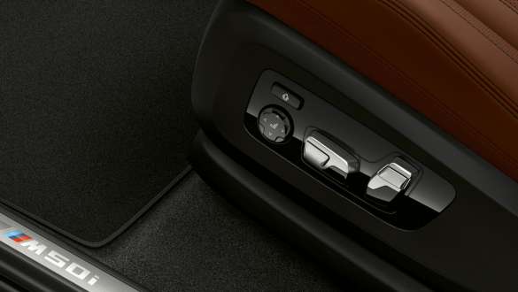 BMW X7 M Automobil med multifunktionsstolar G07 2019 BMW X7 M Automobil med M multifunktionsstolar G07 2019, närbild stolsinställning