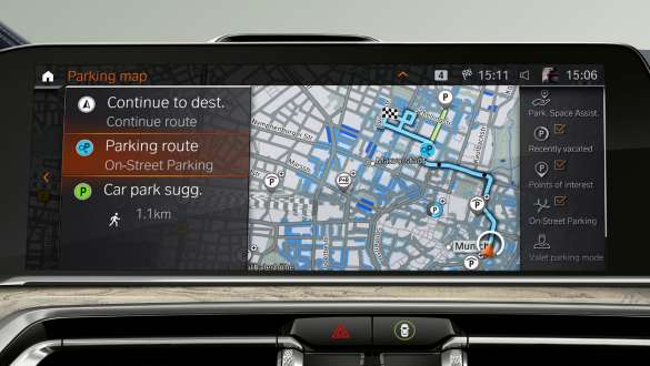 BMW X7 M Automobil med parkeringsförslag G07 2019 BMW X7 M Automobil med Parkeringsförslag G07 2019 Control Display