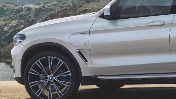 BMW X3 xDrive30e, laddlock inkl. laddningsstatus BMW X3 xDrive30e, laddlock inkl. laddningsstatus