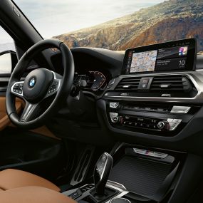 BMW X3 M40i, ratt och instrumentpanel BMW X3 M40i, ratt och instrumentpanel