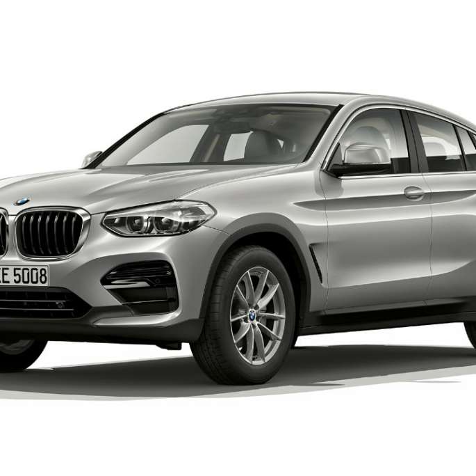 Trefjärdedelsvy framifrån BMW X4 Modell Advantage BMW X4 xDrive20d Modell Advantage G02 2018 Glaciärsilver trefjärdedelsvy framifrån