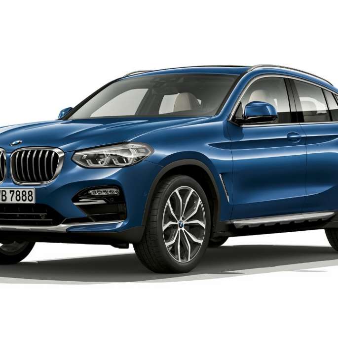 Trefjärdedelsvy framifrån BMW X4 Modell xLine BMW X4 xDrive20d Modell xLine G02 2018 Phytonicblå trefjärdedelsvy framifrån