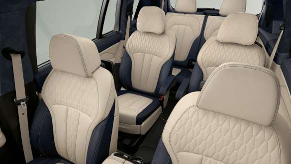BMW X7, sexsitsig BMW X7 med sex sittplatser, snett uppifrån
