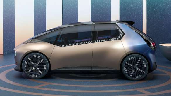BMW i Vision Circular 2021 exteriördesign sedd från sidan BMW i Vision Circular 2021 visionsfordon exteriördesign sedd från sidan
