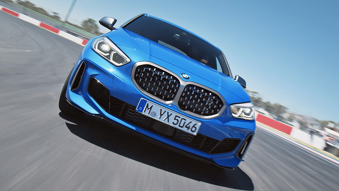 Adaptivt chassi. BMW 1-serie med adaptivt chassi.