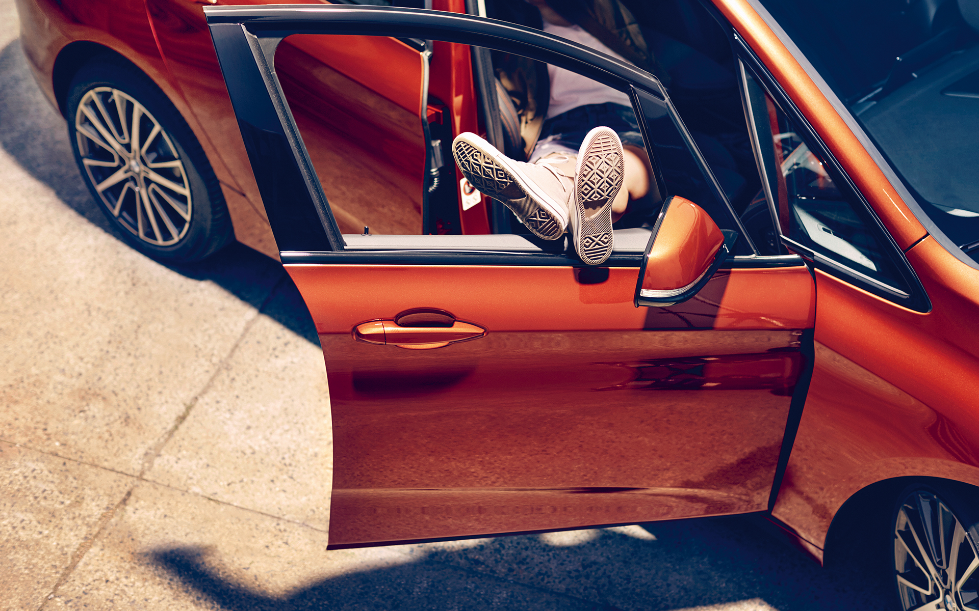 bmw-2-series-active-tourer-Wallpaper-1920x1200-03.jpg.asset.1529919509503
