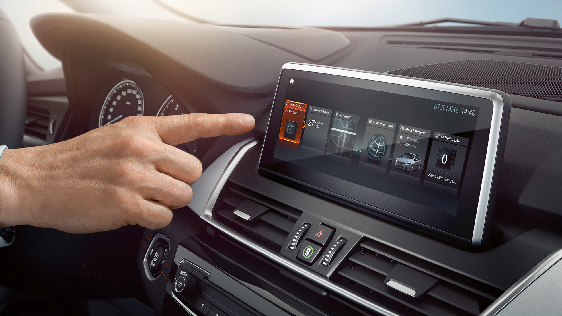 BMW Personal CoPilot BMW 2-serie Active Tourer BMW Personal CoPilot BMW 2-serie Active Tourer F45 2018 Informationsdisplay Interiör