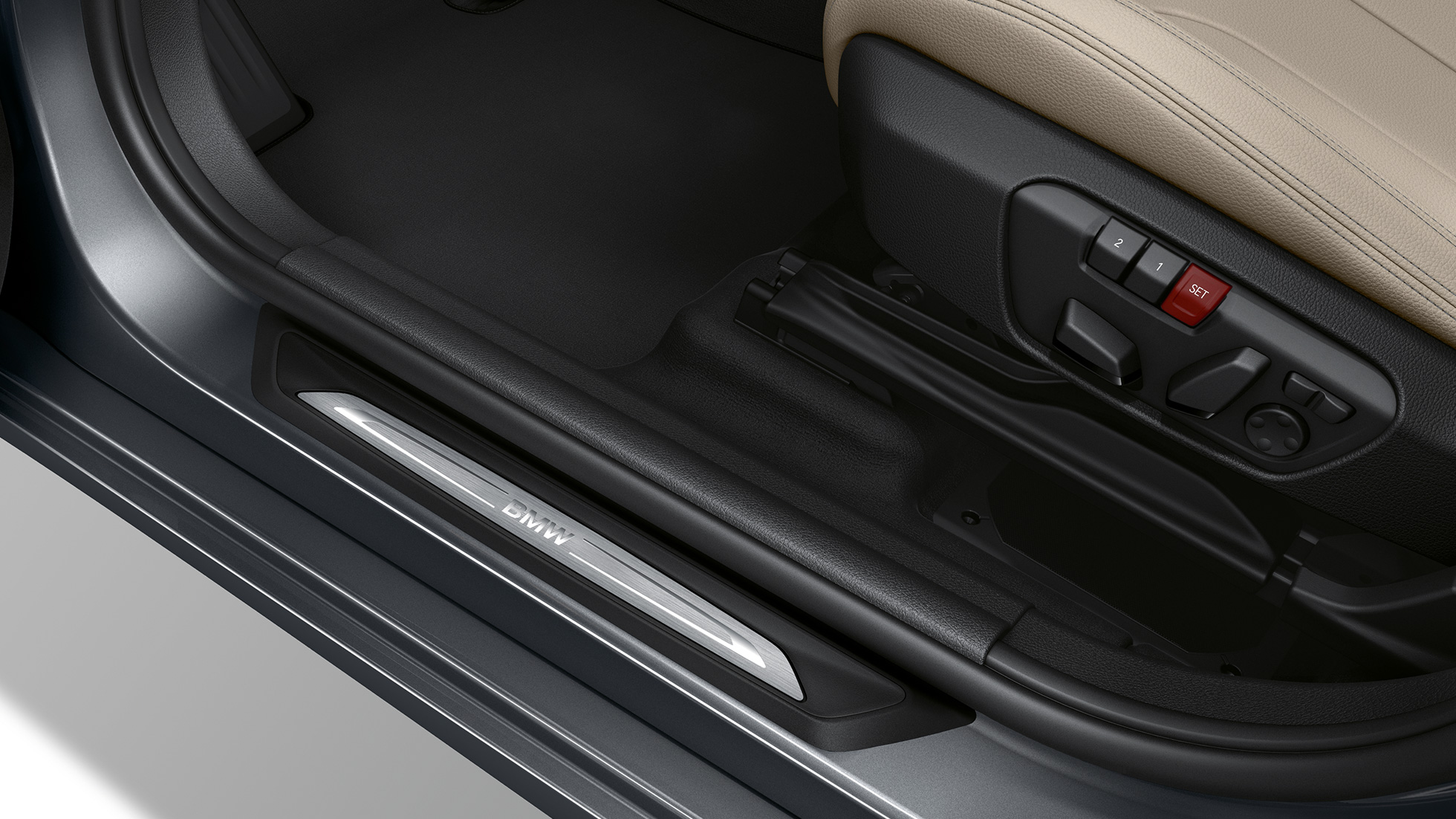 Instegslister BMW 2-serie Gran Tourer, Modell Sport Line Instegslister BMW 2-serie Gran Tourer 220d xDrive Modell Sport Line F46 2018 Mineral Grey metallic närbild