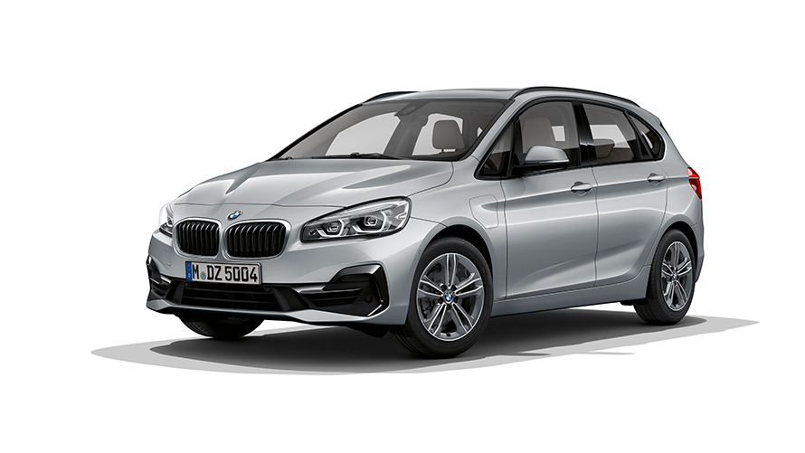 BMW 2-seriemodeller BMW 2-serie Active Tourer laddhybrid F45 trefjärdedelsvy från sidan BMW 2-seriemodeller BMW 2-serie Active Tourer laddhybrid F45 trefjärdedelsvy från sidan