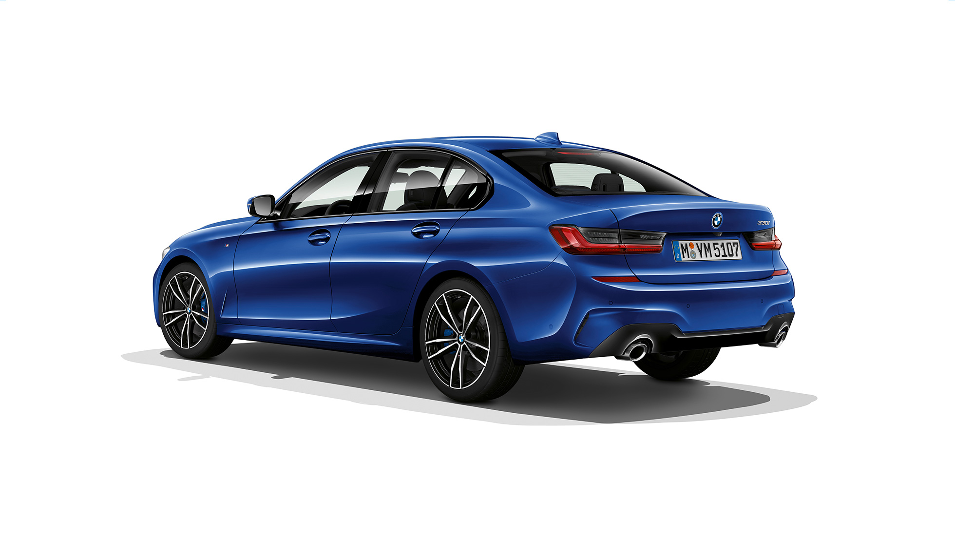 BMW 3-serie Sedan M Sport, bakparti. Bakpartiet hos BMW 3-serie Sedan snett bakifrån i utförandet M Sport.
