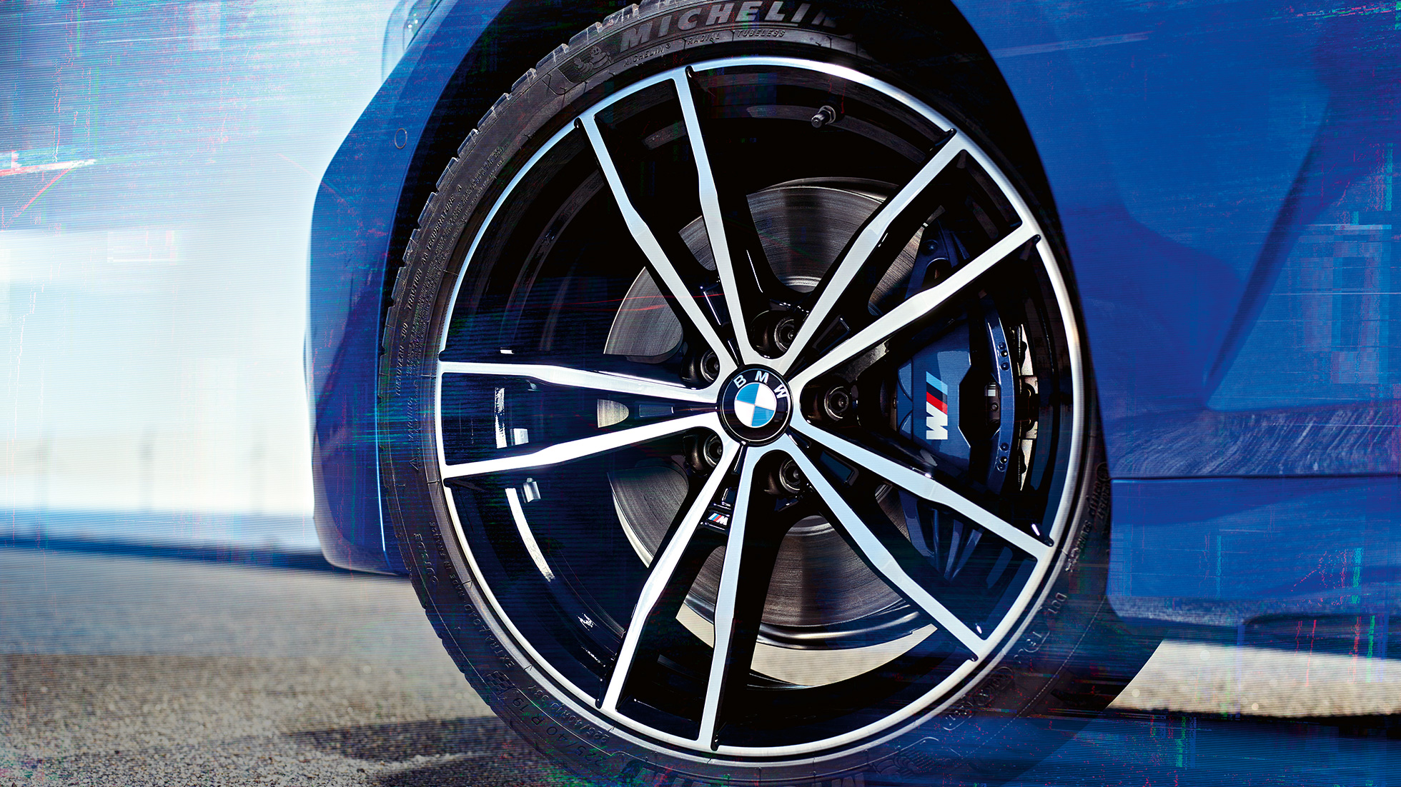 BMW 3-serie Sedan, M lättmetallfälgar Dubbeleker 791. Närbild av 19" M lättmetallfälgar Dubbeleker 791 Svart för BMW 3-serie Sedan.