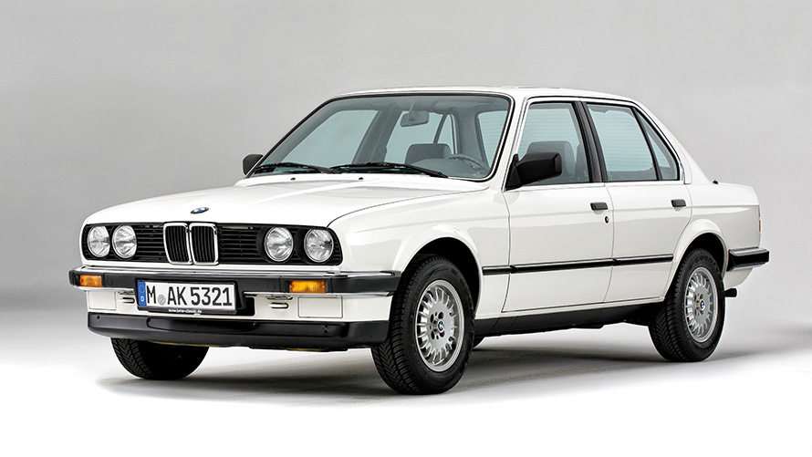 BMW 3-serie Sedan E30 andra generationen trefjärdedelsvy framifrån BMW 3-serie BMW 3-serie Sedan E30 andra generationen trefjärdedelsvy framifrån