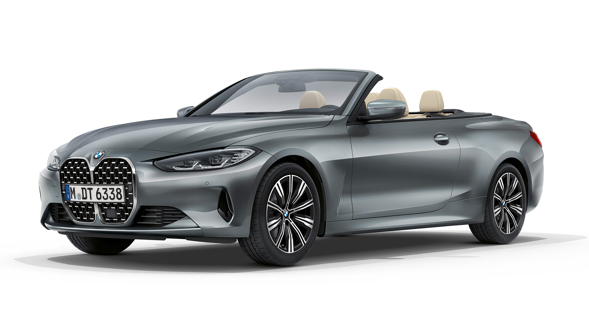 BMW 4-serie Cabriolet G82 2020 sedd snett framifrån BMW 4-serie Cabriolet G23 2020 Standardutrustning Sanremo Green metallic sedd snett framifrån