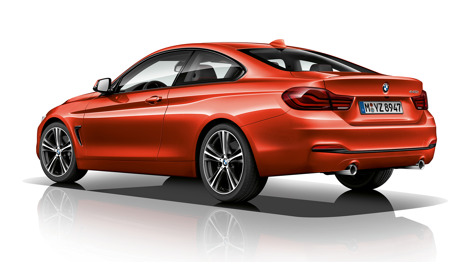 BMW 4-serie Coupé, Modell Sport Line trefjärdedels vy bakifrån BMW 4-serie Coupé, Modell Sport Line trefjärdedels vy bakifrån