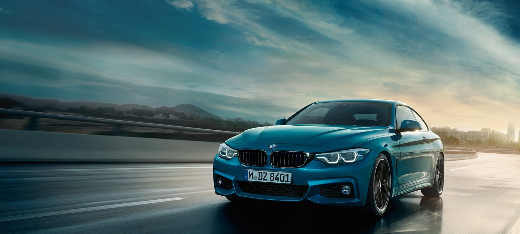 BMW 4-serie Coupé bild på när bilen körs BMW 4-serie Coupé bild på när bilen körs