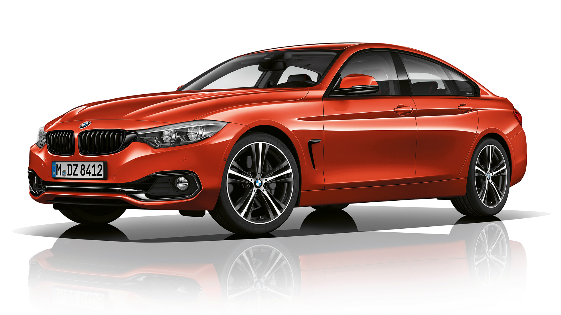 BMW 4-serie Gran Coupé, Model Sport Line trefjärdedelsvy framifrån BMW 4 Series Gran Coupé, Model Sport Line three-quarter front shot
