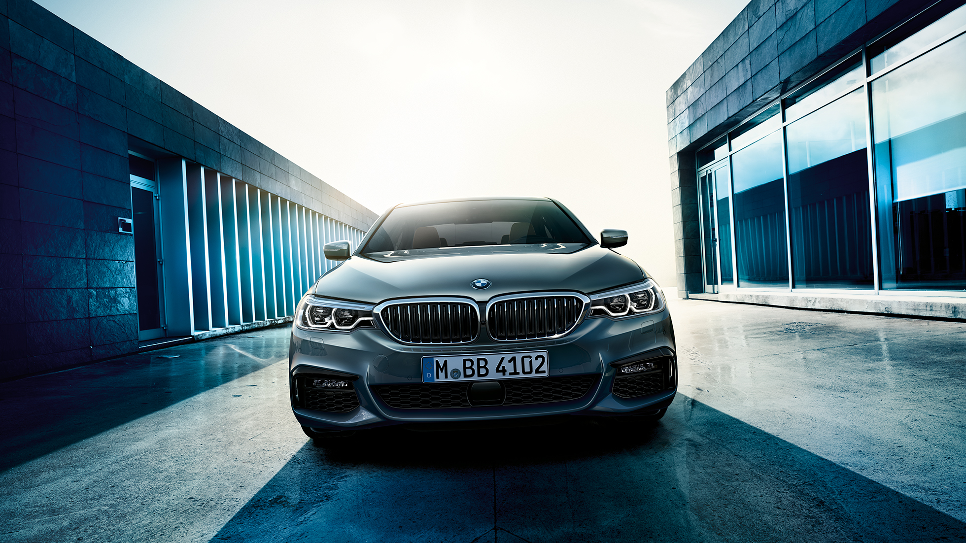Exteriör BMW 5-serie Sedan Exteriör BMW 5-serie Sedan höjdpunkter 540i Sedan G30 Bluestone metallic vy framifrån